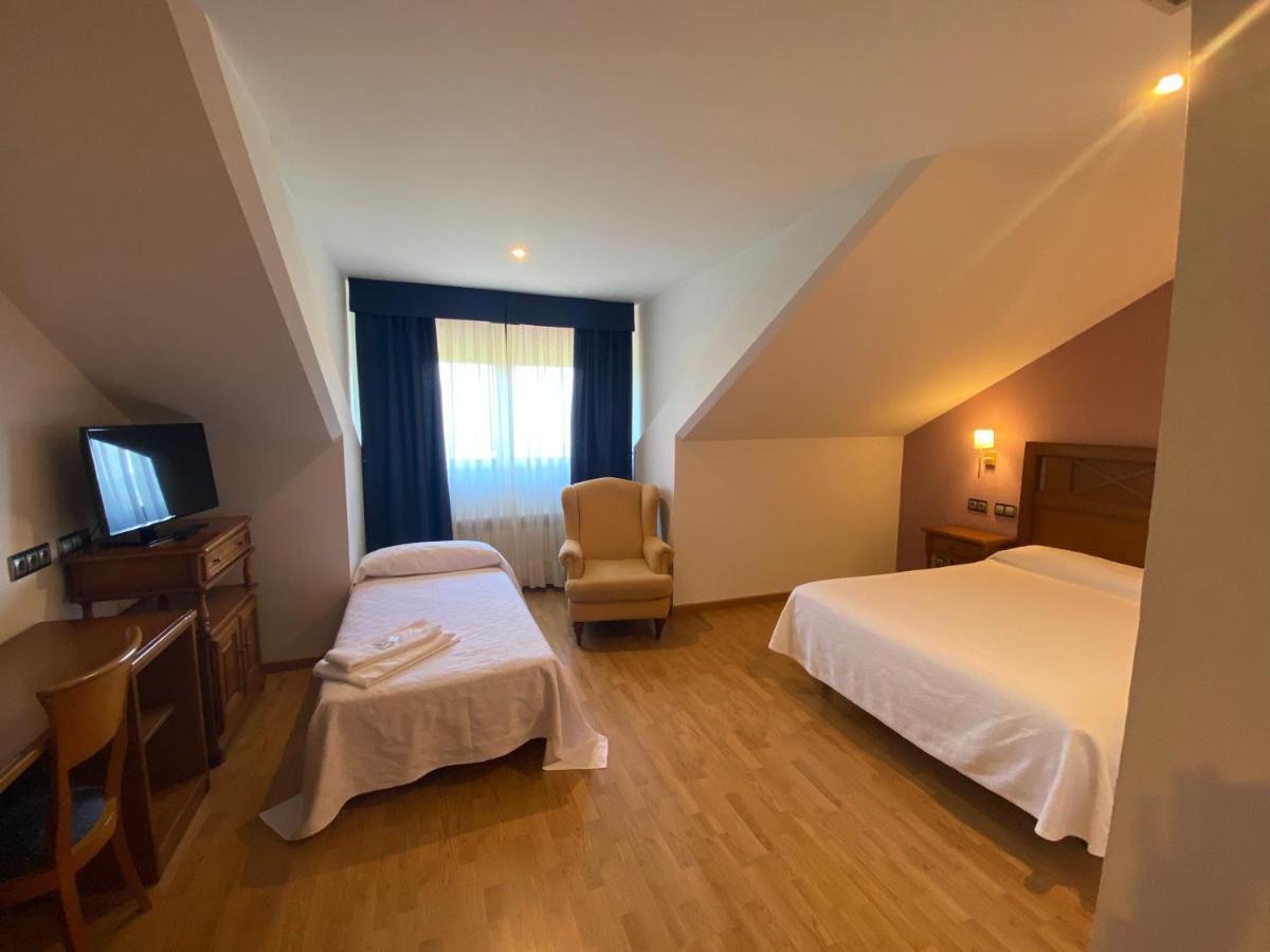 Hotel Cristina Noreña Εξωτερικό φωτογραφία