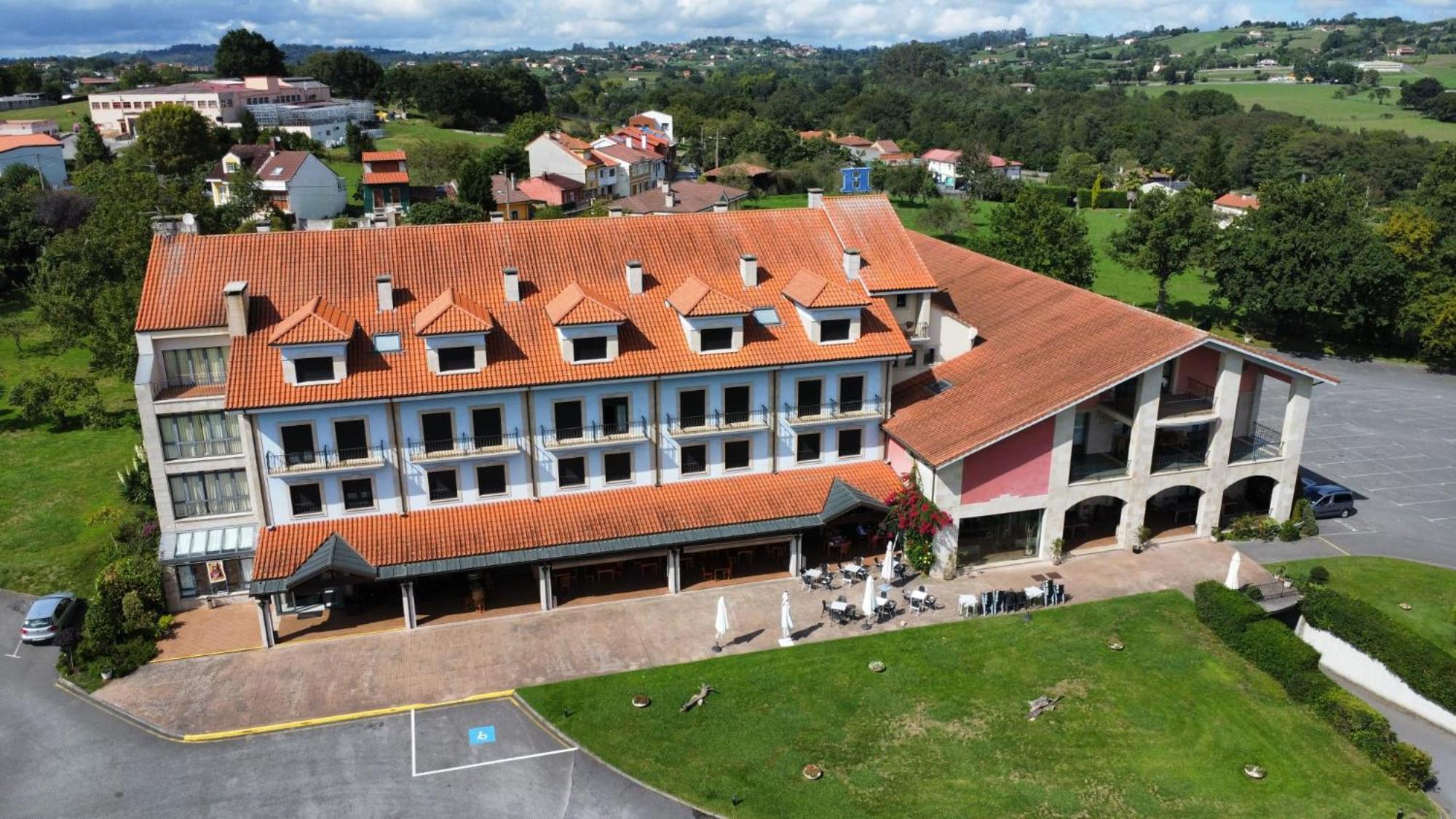 Hotel Cristina Noreña Εξωτερικό φωτογραφία