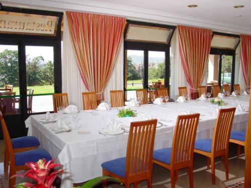 Hotel Cristina Noreña Εξωτερικό φωτογραφία