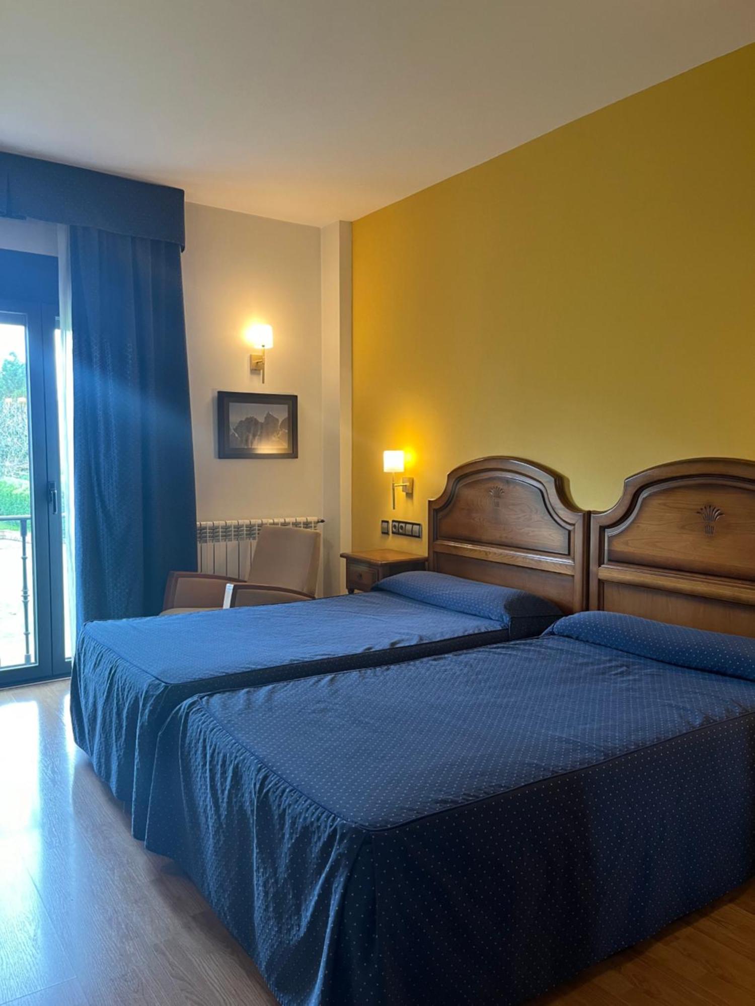 Hotel Cristina Noreña Εξωτερικό φωτογραφία