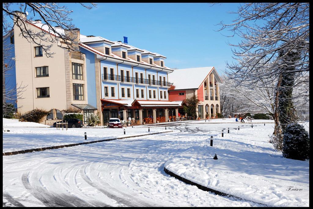 Hotel Cristina Noreña Εξωτερικό φωτογραφία