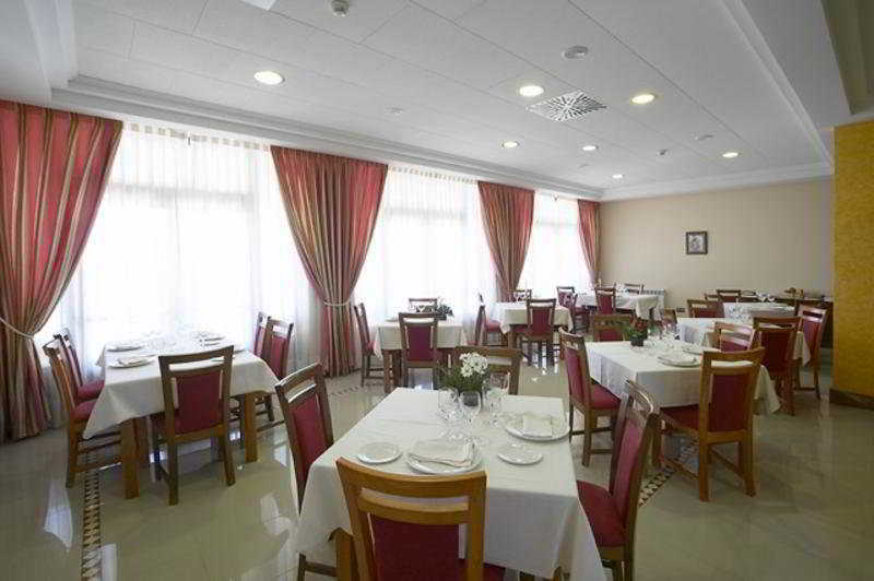 Hotel Cristina Noreña Εξωτερικό φωτογραφία